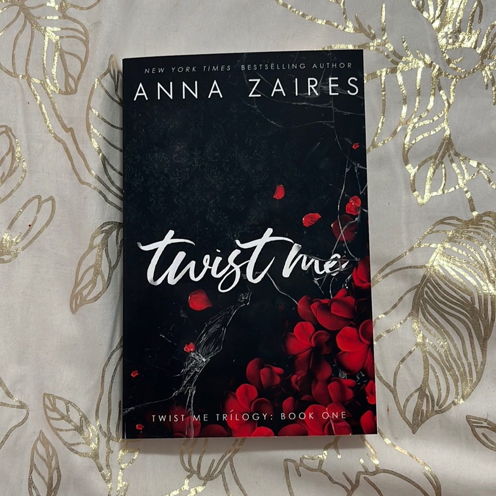 Twist me by Anna Zaires